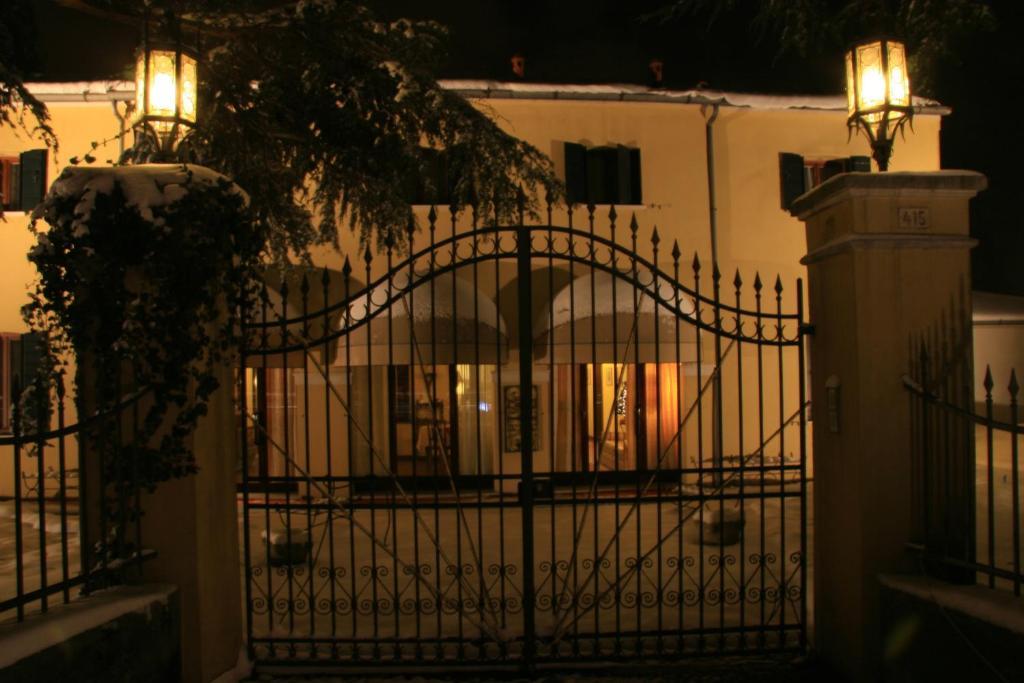 מירה Hotel La Rescossa מראה חיצוני תמונה